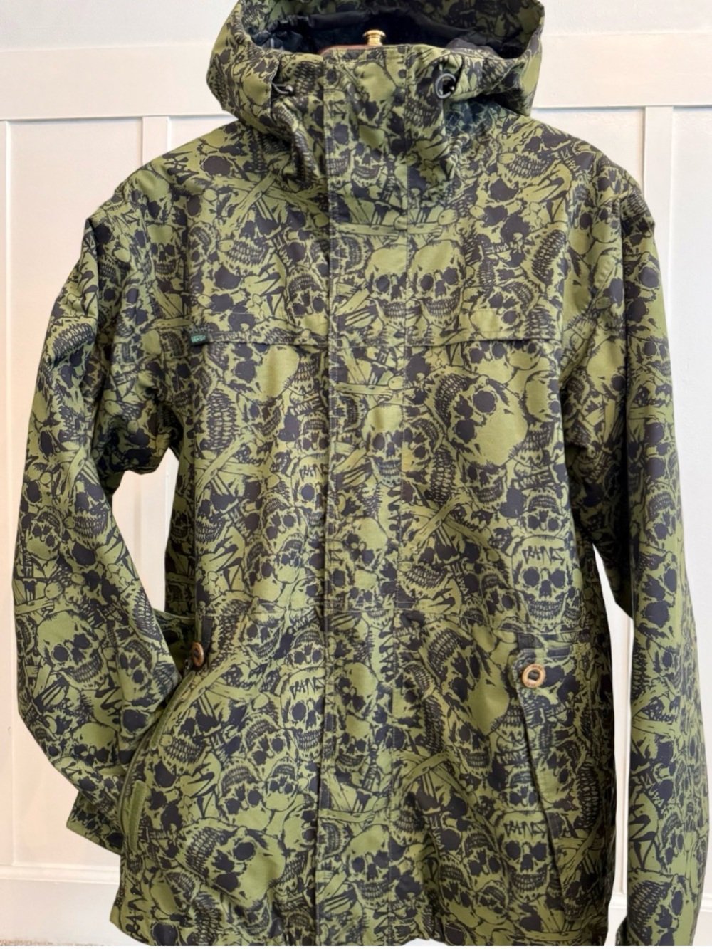 VANS GREEN CAMO SKULL SNOWBOARD SKI JACKET HOODED TECH SHELL MTE MEDIUM